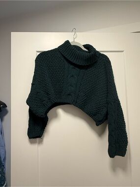 Cropped Turtleneck Cable Knit Sweater - Dark Green